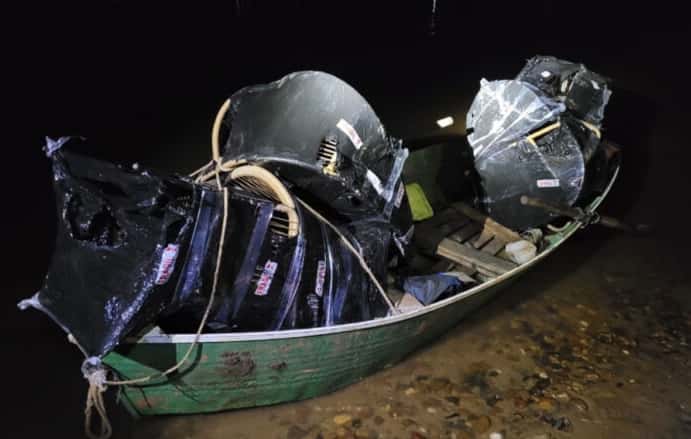 Fueron detenidos cuando trasladaban muebles en una canoa con destino al Uruguay