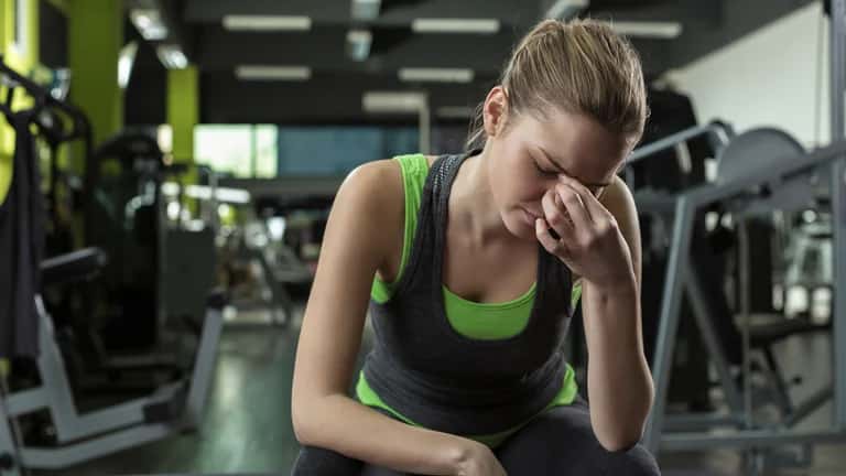 Dolores de cabeza al hacer ejercicio físico: cuáles son las causas y cómo evitarlos