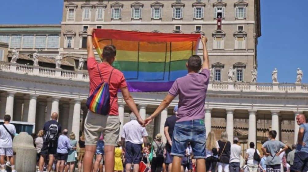 Medio centenar de curas gays “salen del armario” para denunciar la “homofobia interiorizada” en la Iglesia