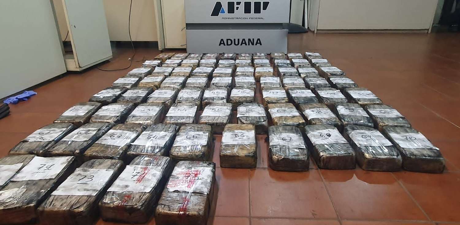 La Aduana impidió el contrabando de 75 kilos de cocaína en Concordia
