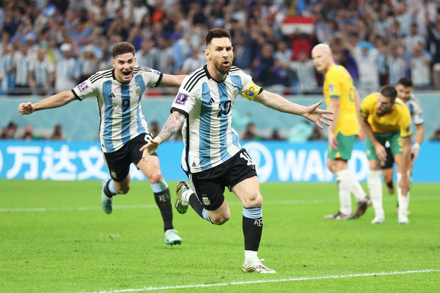 Con goles de Messi y Álvarez, Argentina le ganó 2 a 1 a Australia y sigue con la ilusión a pleno en Qatar