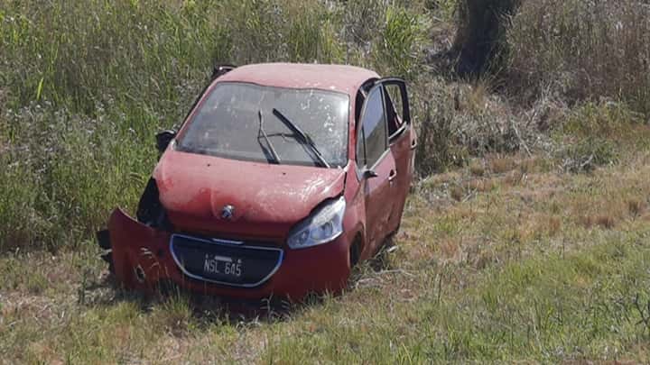 Falleció un joven al volcar su auto sobre ruta entrerriana: se habría dormido al volante