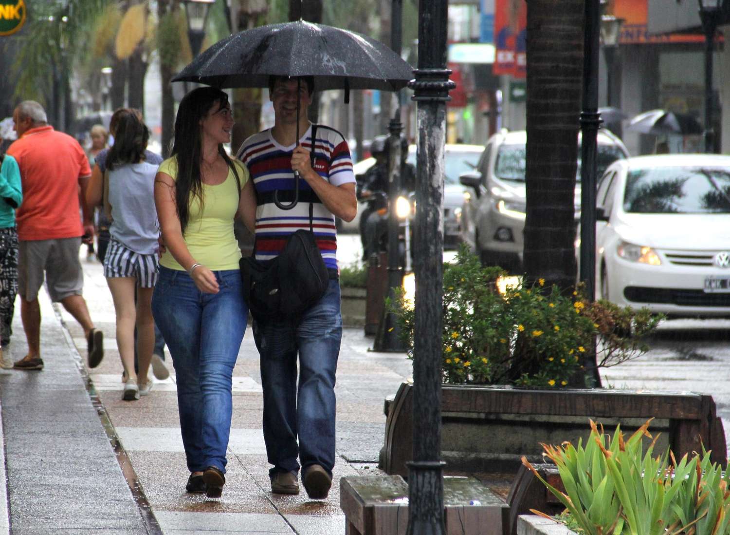 Se desató la tormenta en Gualeguaychú: hasta cuándo lloverá