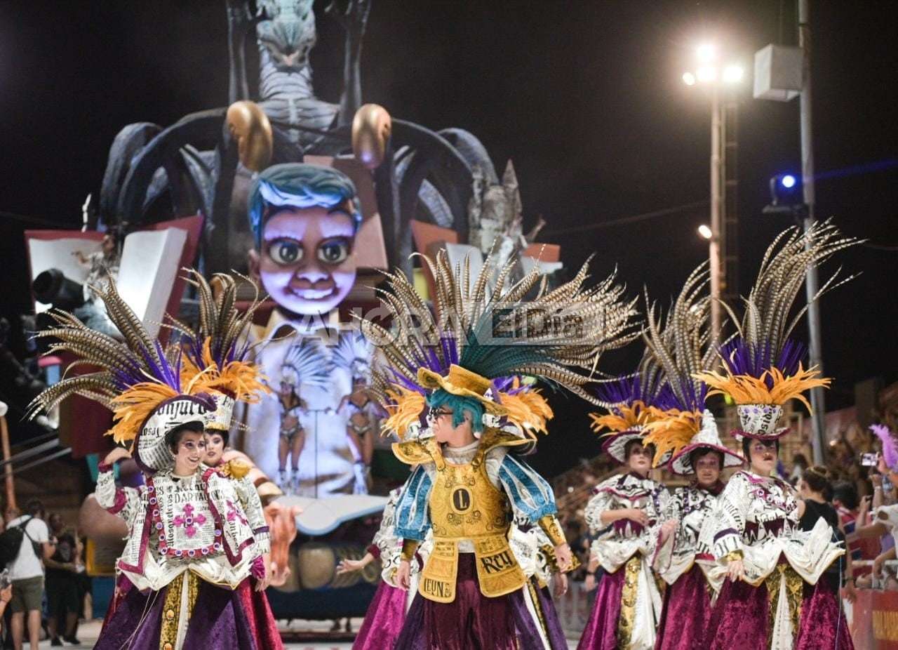 Las cinco comparsas mostraron su calidad y el Carnaval del País tuvo un estreno sumamente prometedor