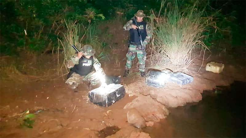 Río Paraná: Detectaron bultos con más de 155 kilos de marihuana