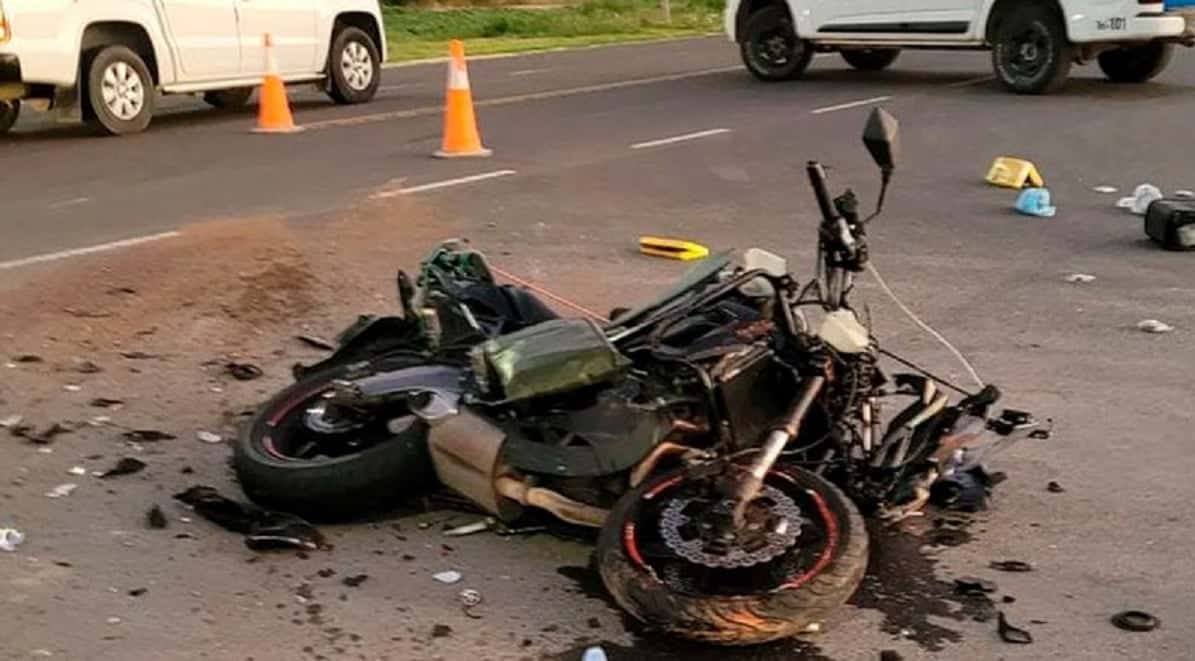 Un motociclista falleció tras chocar con una camioneta en el acceso a una ciudad entrerriana