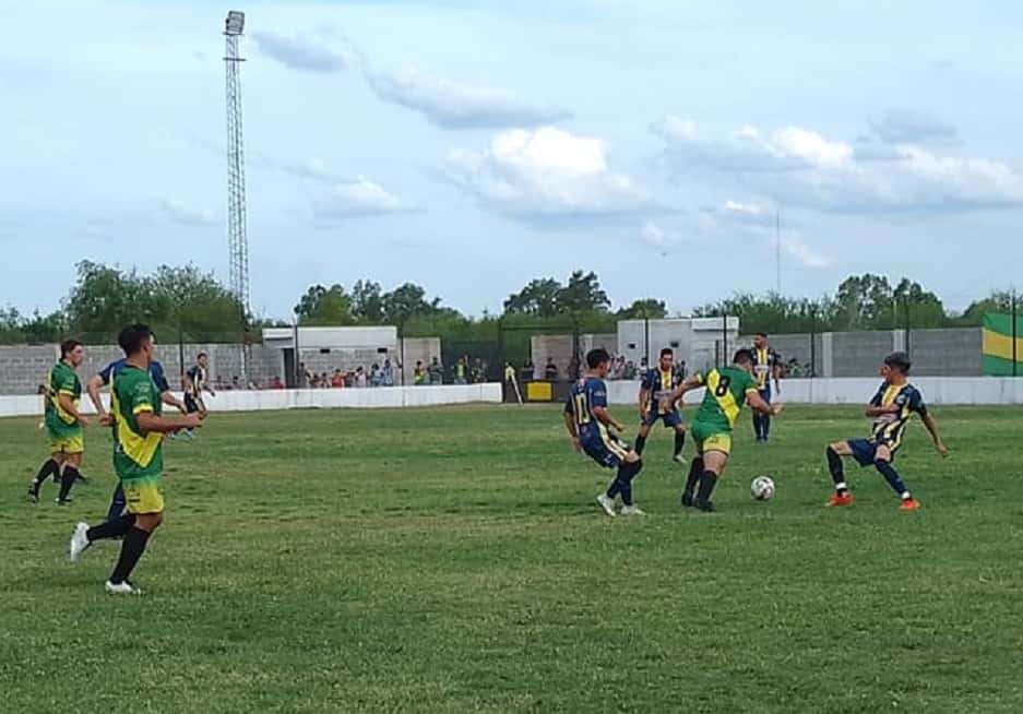 Juventud y Deportivo Urdinarrain buscan tomar buena ventaja