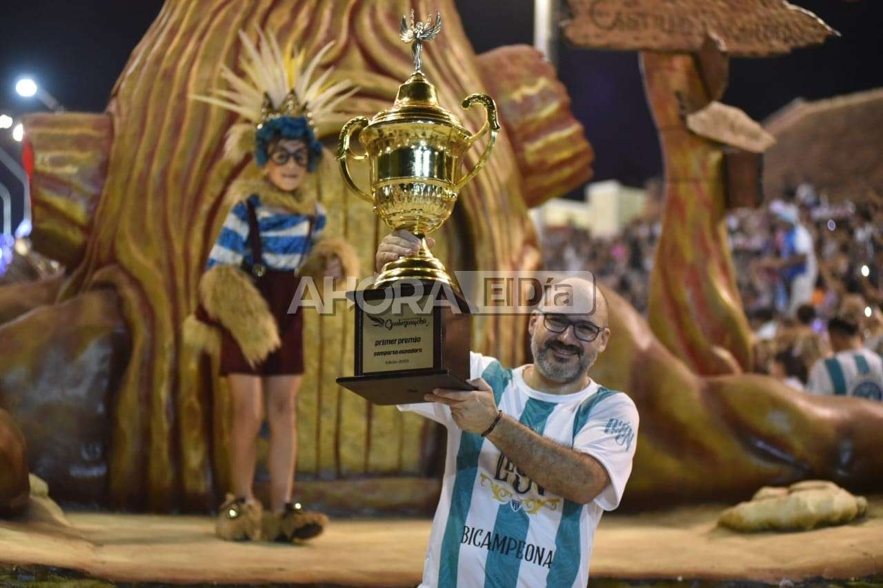 Papelitos festejó en el Corsódormo el título de bicampeón del Carnaval del País