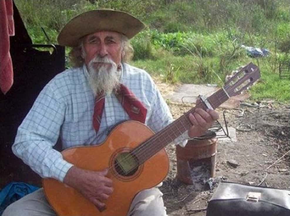 En su rancho camino a Ñandubaysal, murió anoche Don Augusto Romero, el último gaucho