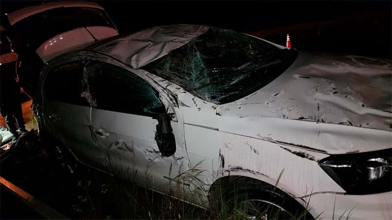 Una mujer de 29 años despistó y volcó con su auto en la Autovía Artigas
