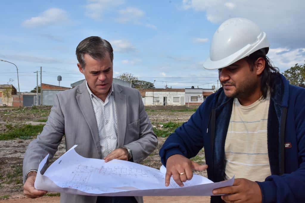 Martín Piaggio recorrió las obras de construcción del complejo de 88 viviendas en la zona céntrica