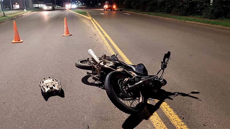 Un motociclista sufrió heridas de gravedad tras perder el control del rodado