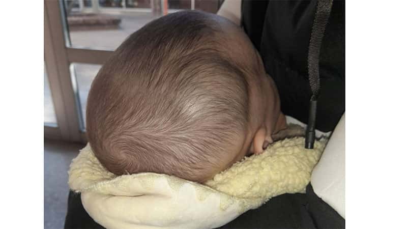 Un bebé sufrió un traumatismo de cráneo y su mamá acusa a la niñera