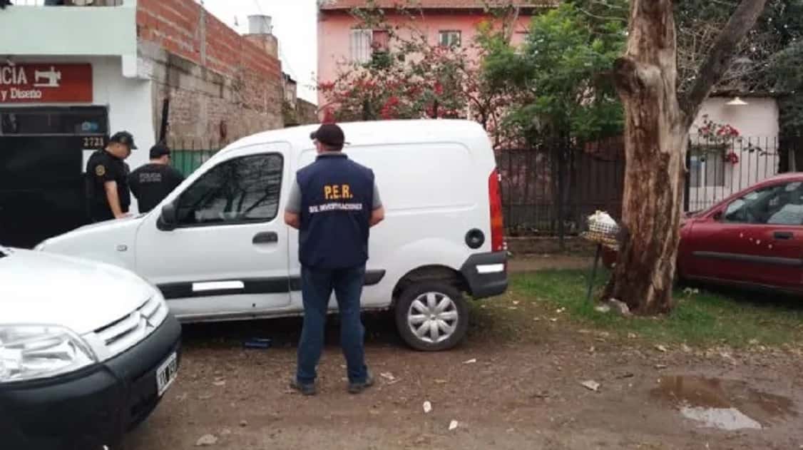 Trasladan a Gualeguaychú a un hombre que estafó en Urdinarrain y Larroque: le secuestraron un auto, un arma y droga