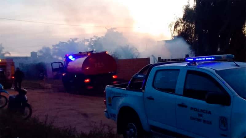 Otra vez fuego en un auto: Un Corsa quedó consumido por las llamas