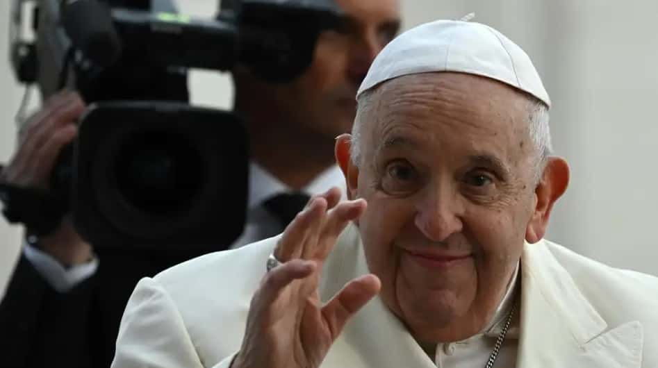 Cuál fue el  reto del Papa Francisco a una mujer que le pidió bendecir a su mascota
