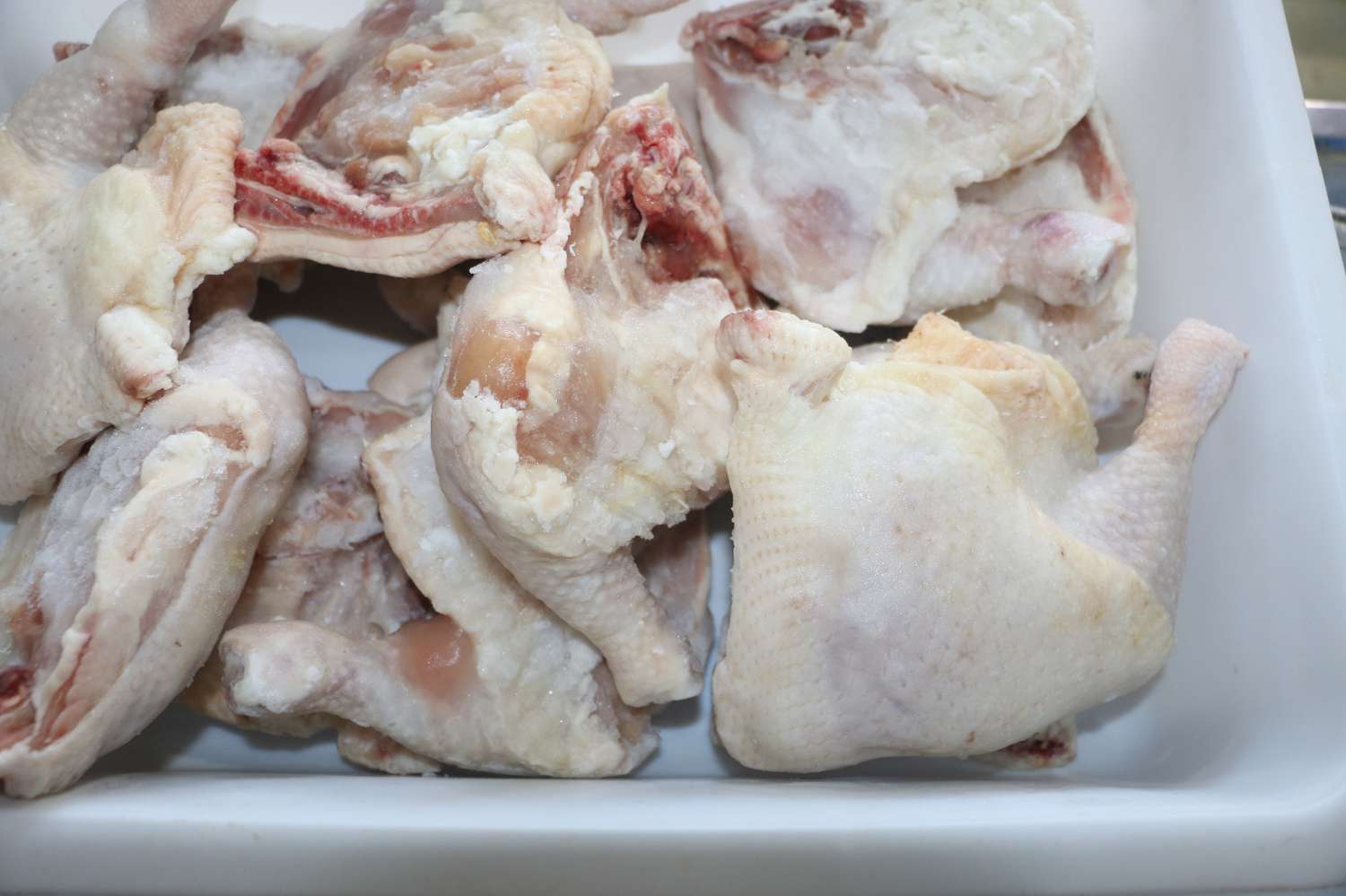 La baja de precio en el pollo responde a una mayor demanda por parte del usuario
