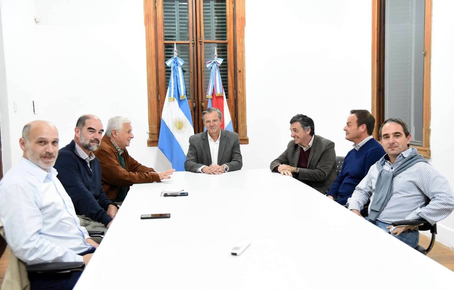 Dirigentes uruguayenses respaldaron la candidatura a gobernador de Adán Bahl
