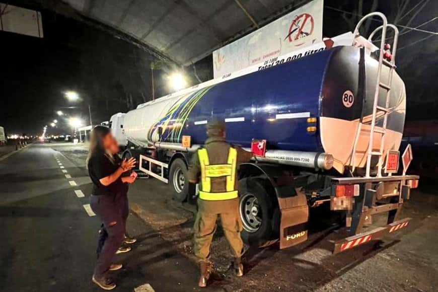 Salió de Entre Ríos con 30 mil litros de combustible y le incautaron el camión en un control de Gendarmería