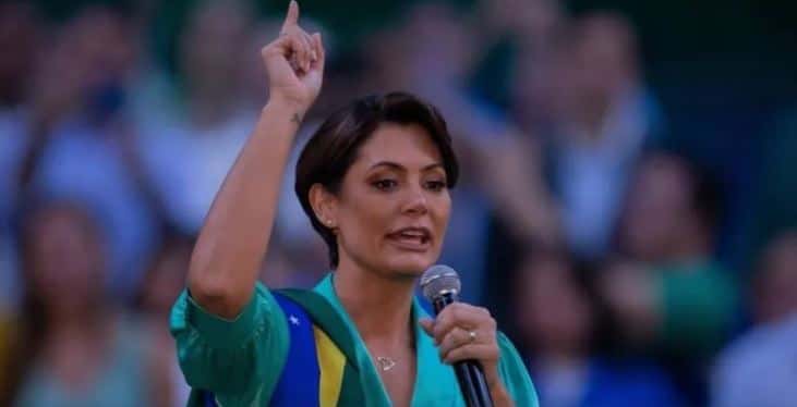 Michelle Bolsonaro tiene intenciones de ser presidenta tras la inhabilitación de su marido