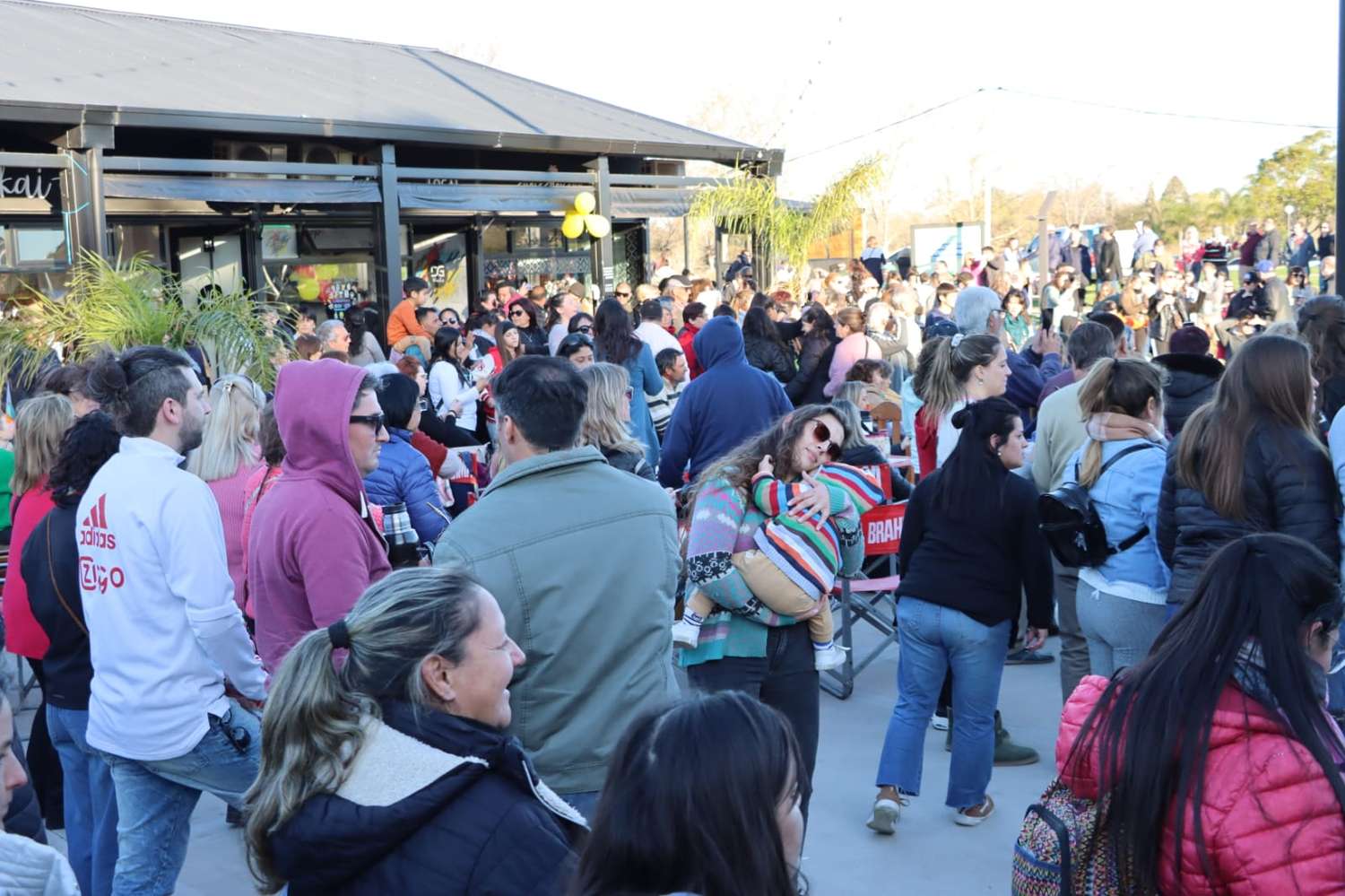 Cientos de vecinos disfrutaron de los festejos por el primer aniversario del Mercado del Munilla
