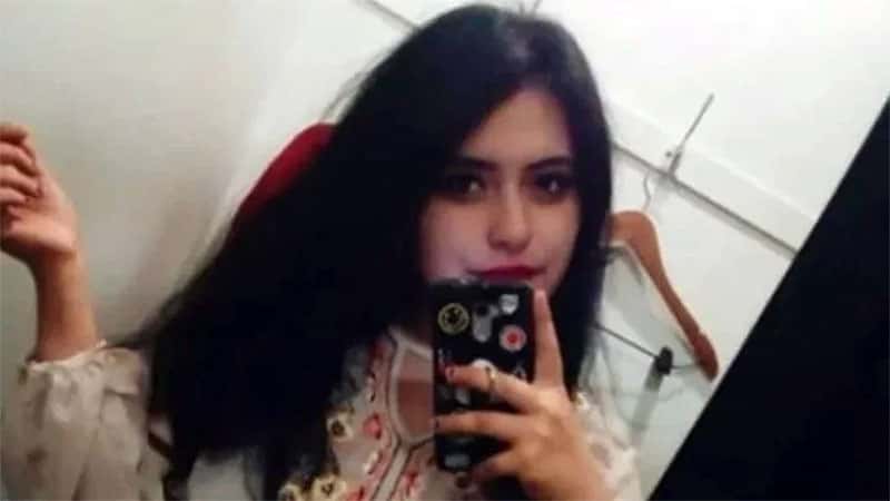 Una joven de 23 años fue asfixiada hasta la muerte por su pareja, quien luego se entregó a la policía