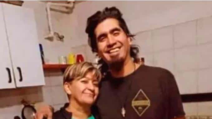 Desgarrador testimonio de la mamá de un argentino apuñalado en Bolivia: “Lo dejaron morir en la vereda del hospital”