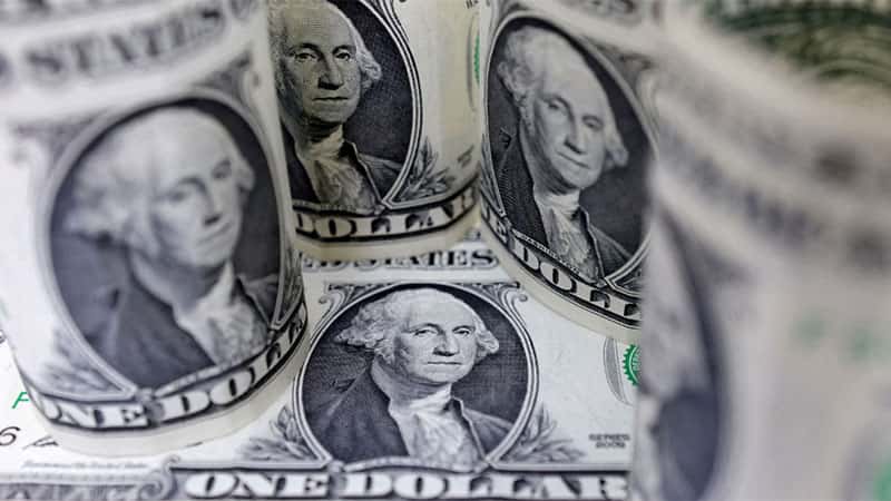 Nueva fecha del salto del dólar: todos se cubren vía precios o brecha