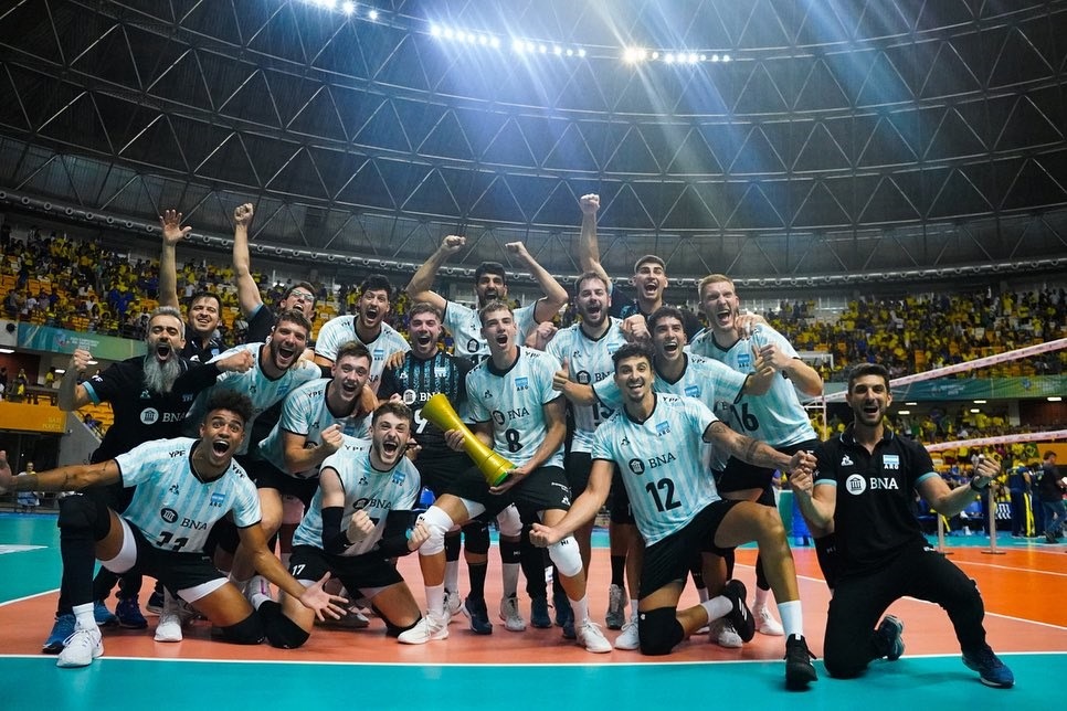 La selección de voley inicia la pelea por la plaza olímpica para París 2024