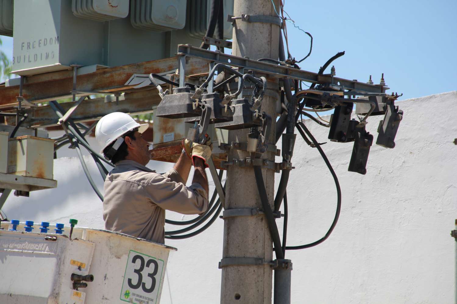 La conexión de nuevo equipamiento dejará sin electricidad a una importante zona por casi 6 horas