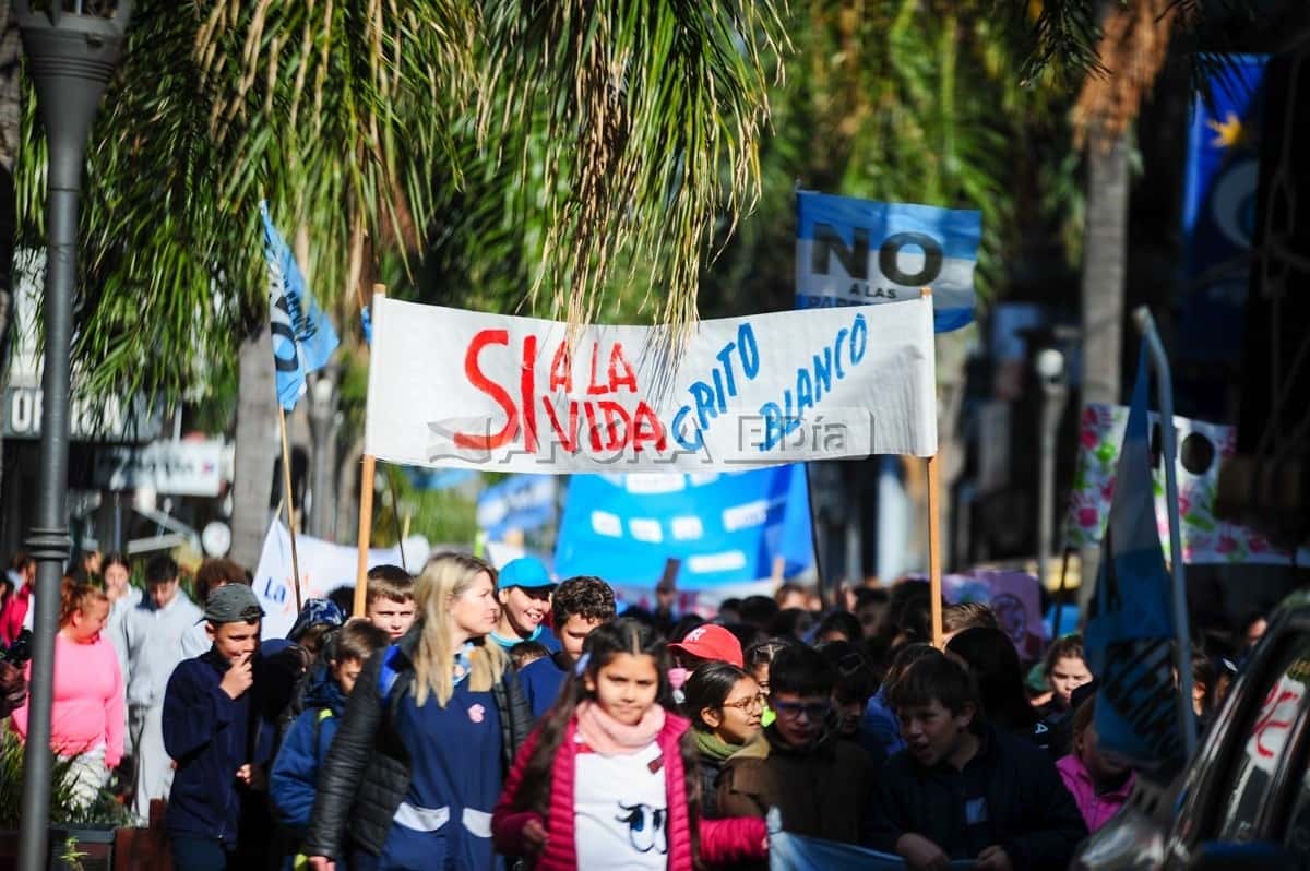 20 años de lucha: los alumnos de Gualeguaychú siguen gritando "No a las papeleras"