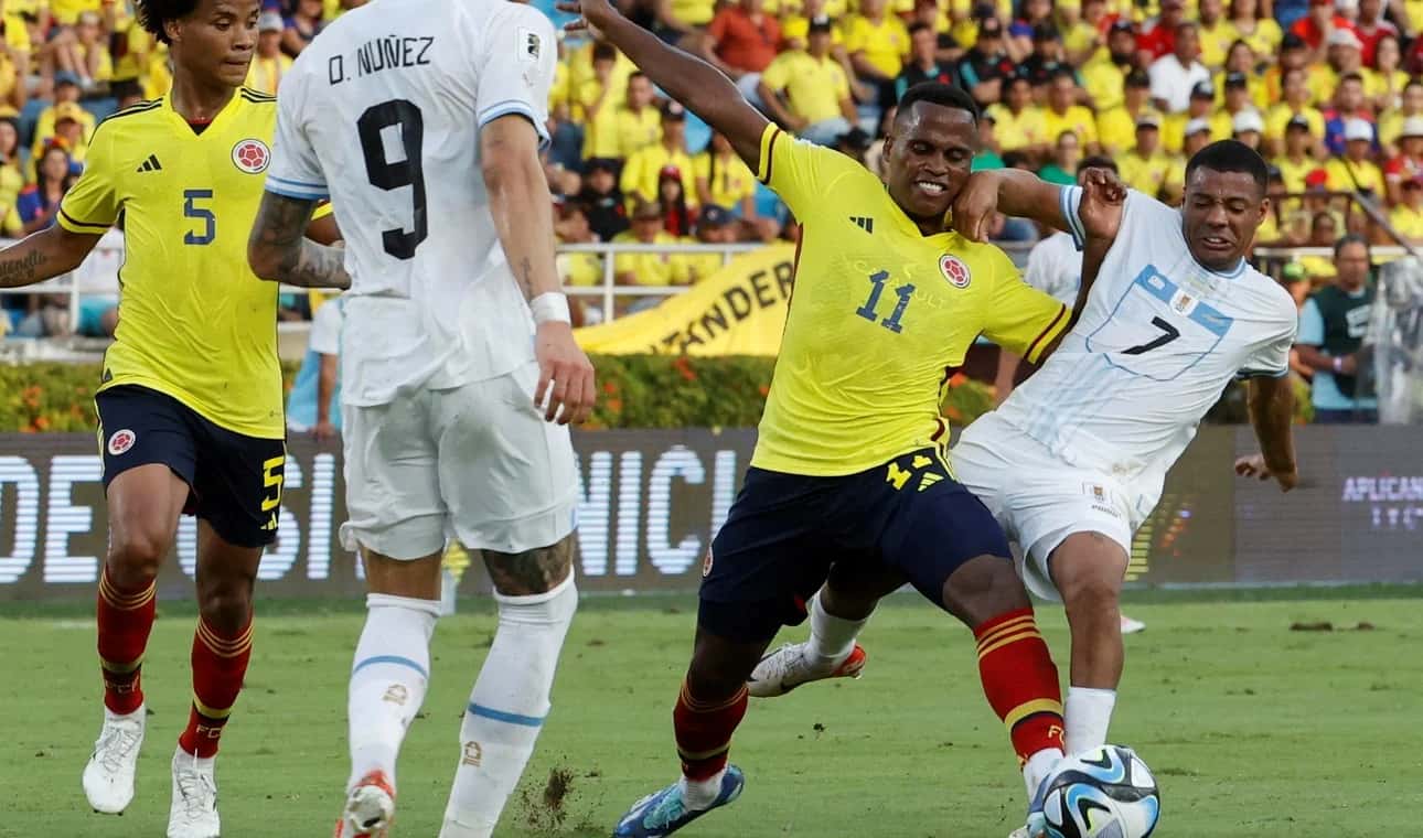 La Uruguay de Marcelo Bielsa rescató un agónico empate frente a Colombia en Barranquilla