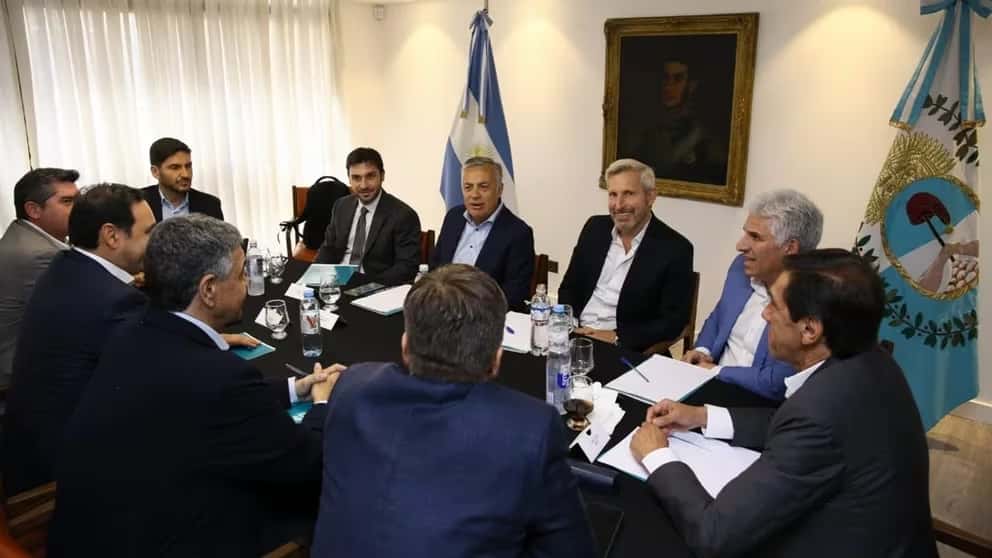 Frigerio y nueve gobernadores más de JxC se reunieron para recomponer el espacio y trabajar con el próximo gobierno