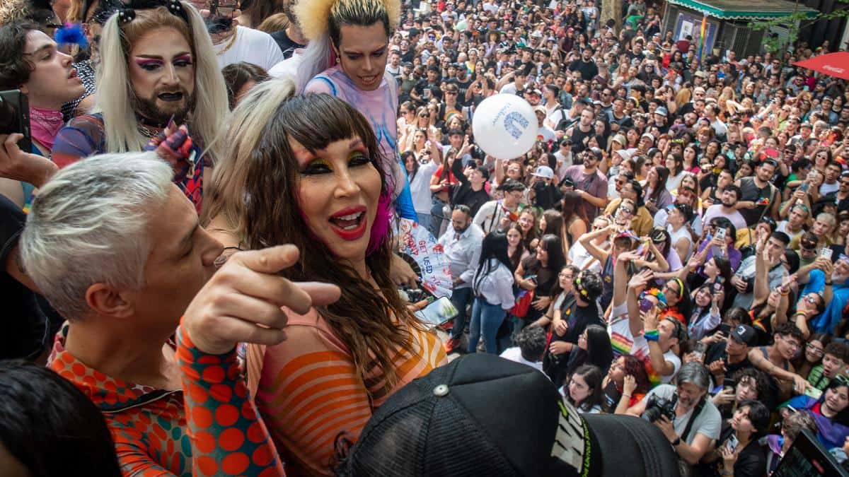 Se realizó la Marcha del Orgullo en Buenos Aires: colores, brillos y famosos