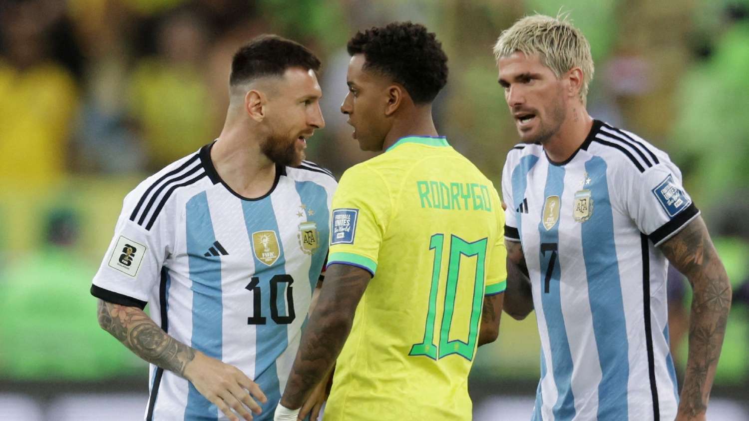 Revelaron qué le dijo Lionel Messi a Rodrygo en la discusión que tuvieron durante Brasil-Argentina