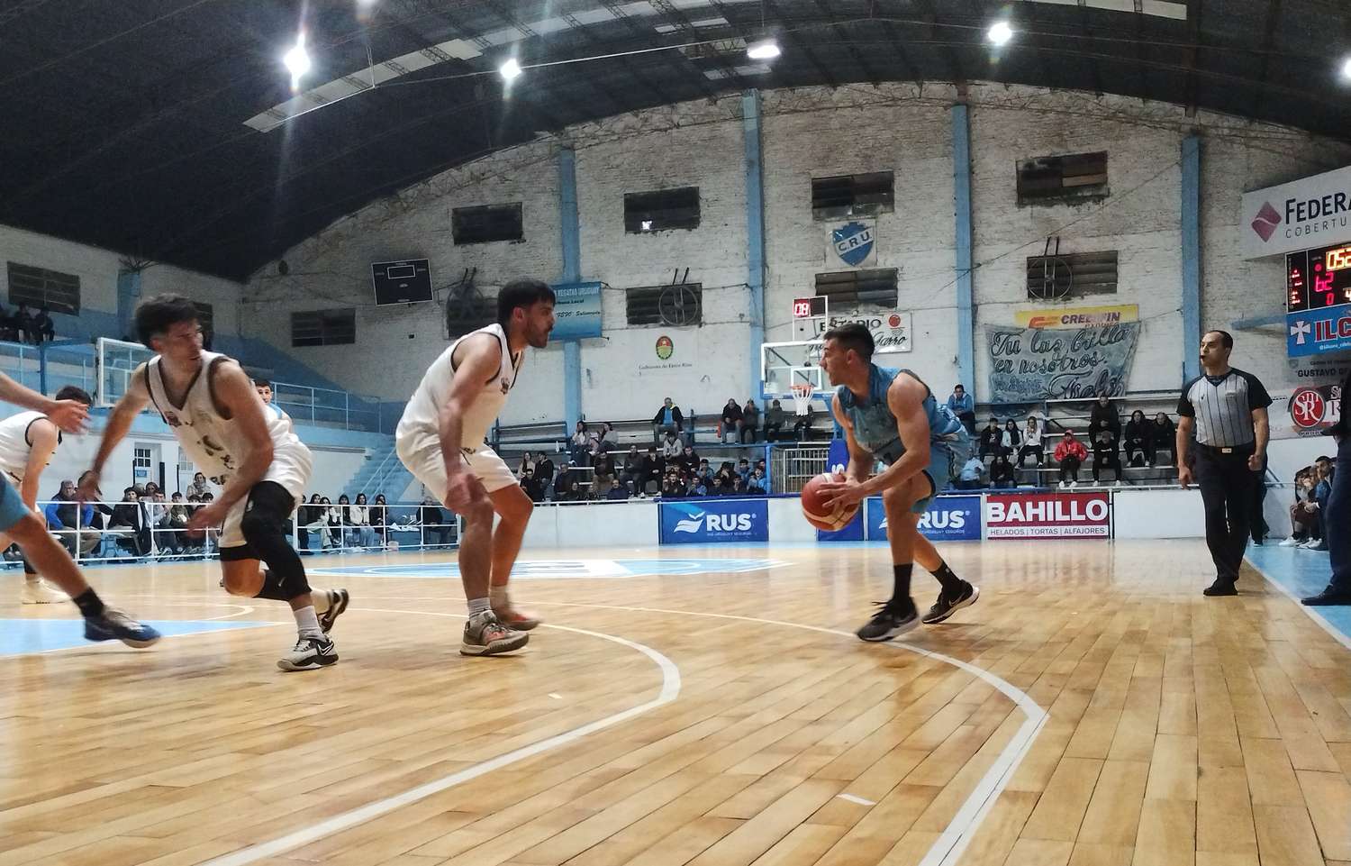 Racing extendió su buena racha y derrotó a Regatas como visitante