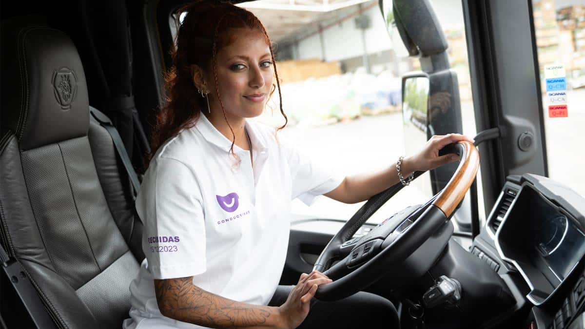 Las camioneras en Argentina: 60 mujeres que se hacen lugar en el mundo del transporte