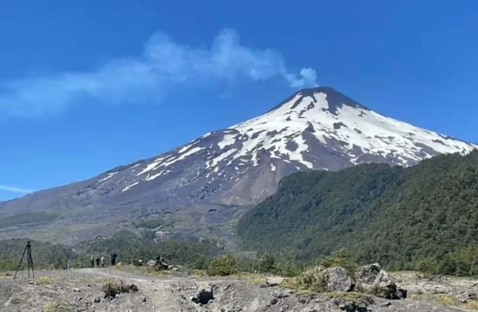 Alerta naranja en Chile por la actividad de un volcán en la frontera con Neuquén