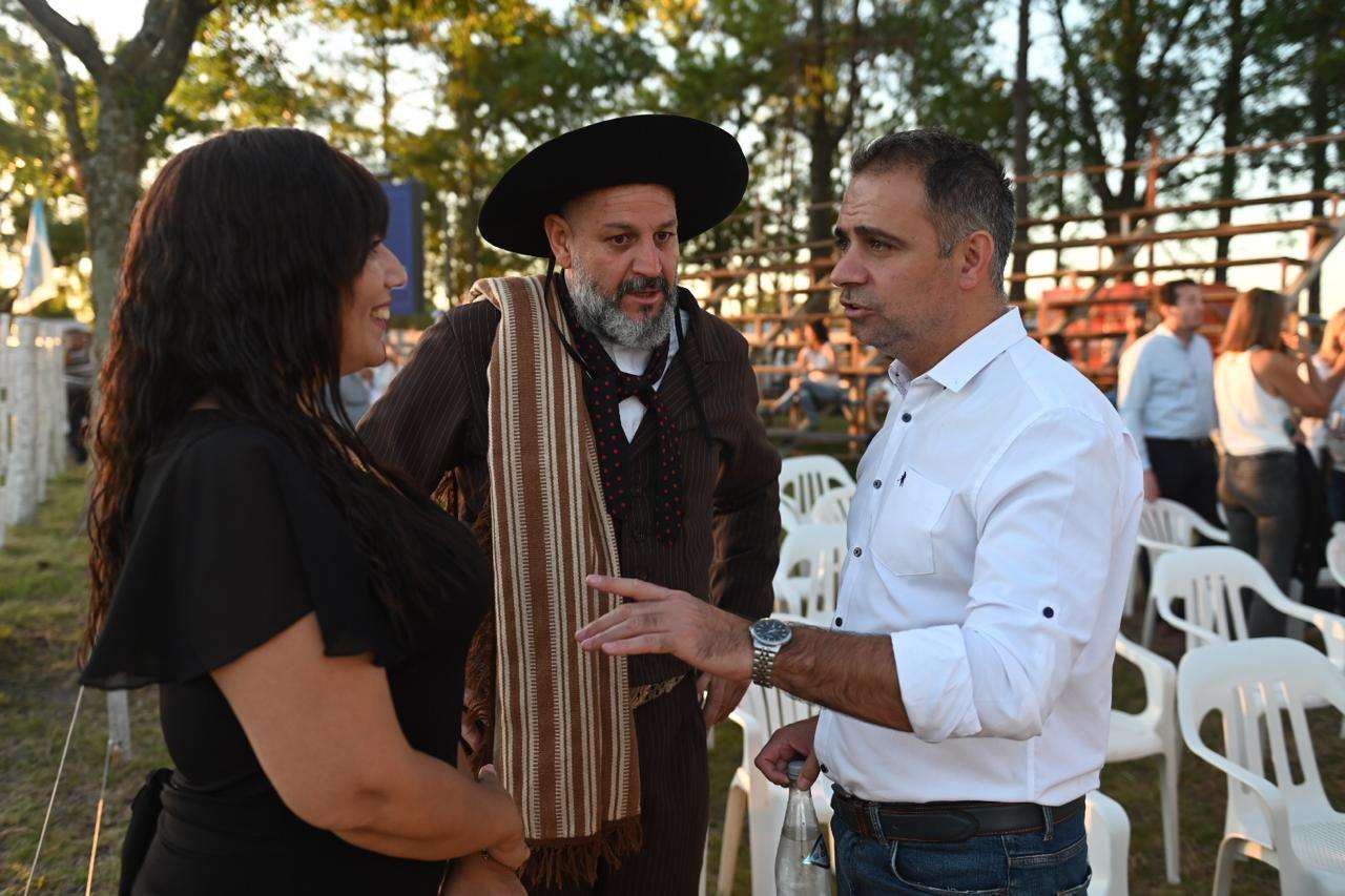 Davico y Carrazza participaron de la apertura de 32º Fiesta del Caballo en Urdinarrain