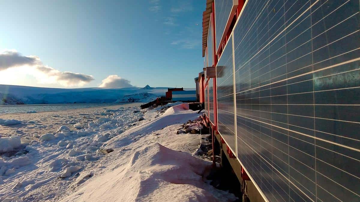 Argentina instalará paneles solares en sus bases antárticas