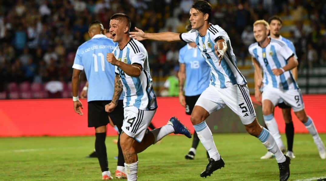 En un festival de goles, Argentina empató ante Uruguay y va por París 2024