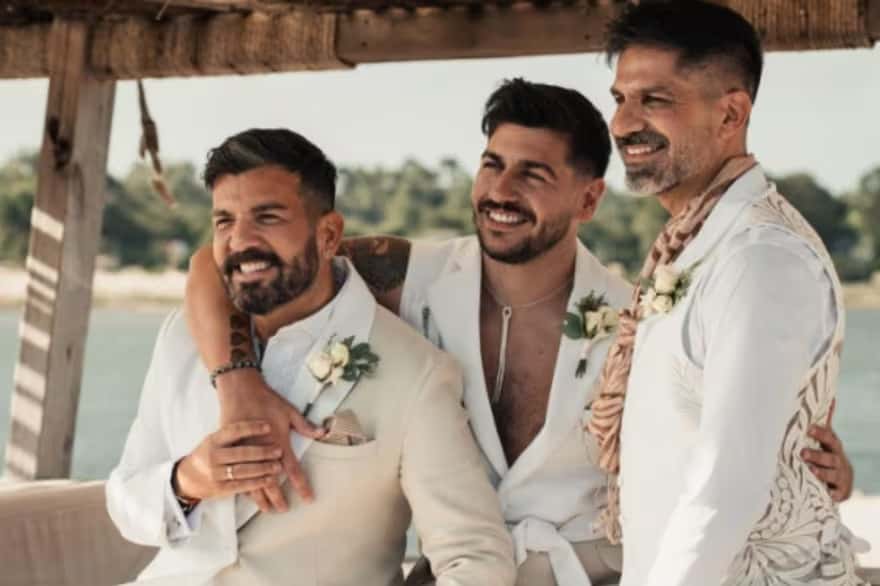 Tres hombres se dieron el “sí, quiero” en una ceremonia en Uruguay: un hecho sin precedentes
