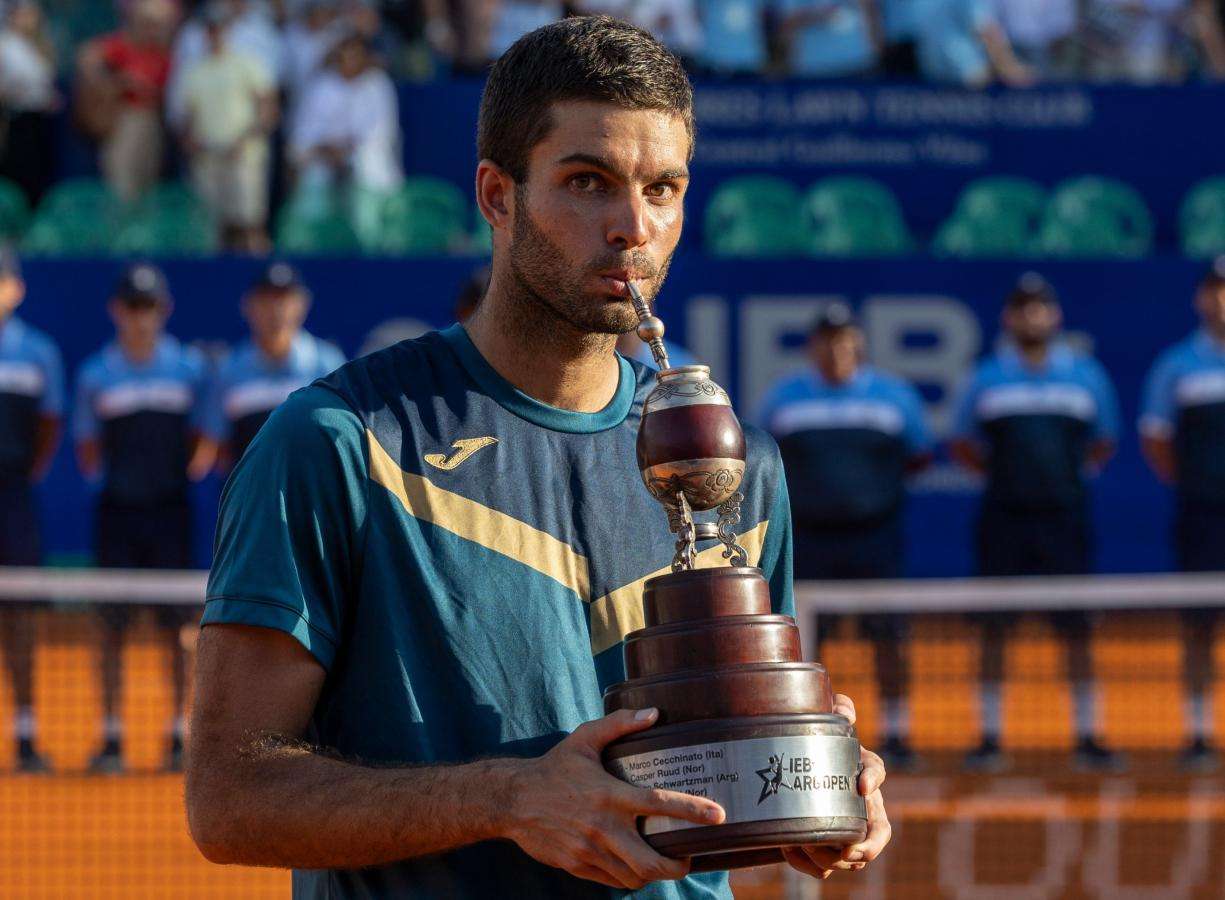 Facundo Díaz Acosta completó una semana fantástica con el título de campeón del Argentina Open