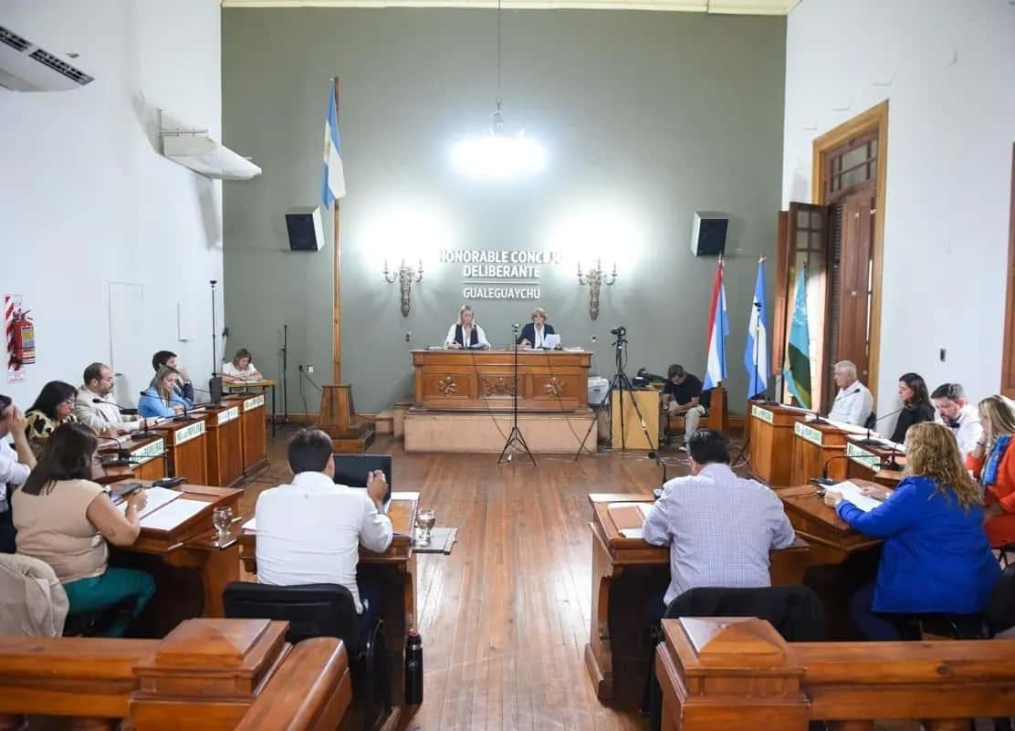 La oposición acusó a Davico y a los concejales oficialistas de "faltar a su palabra"