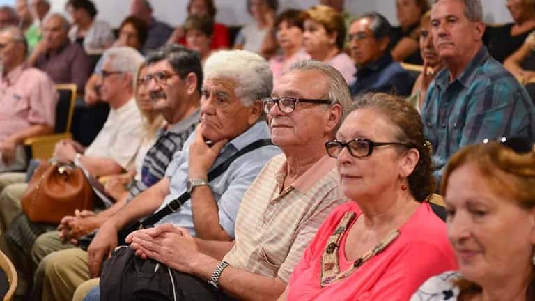 Anses pagará en dos cuotas las jubilaciones y pensiones de abril