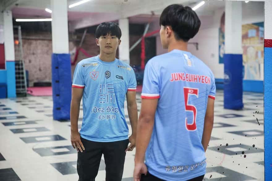 Futbolista coreano jugará en Argentina y ya vendieron 300 camisetas: "Juego como Iniesta"