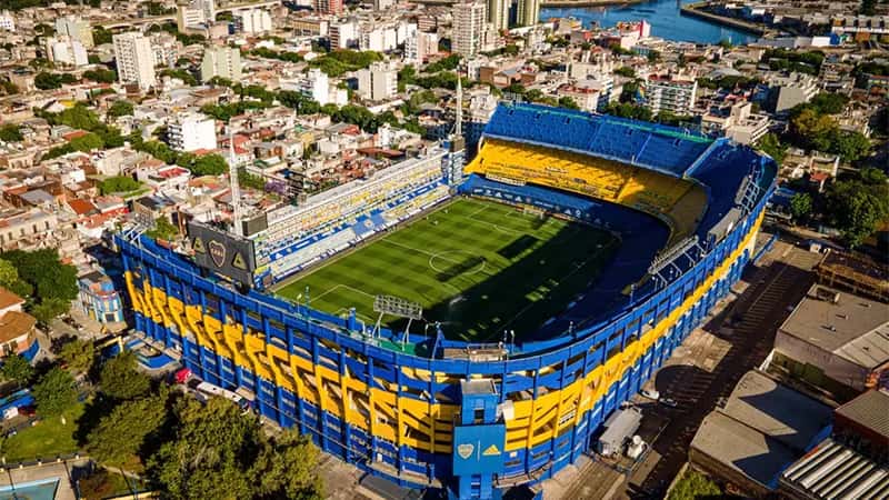 Actualmente La Bombonera cuenta con una capacidad de alrededor de 60 mil espectadores.