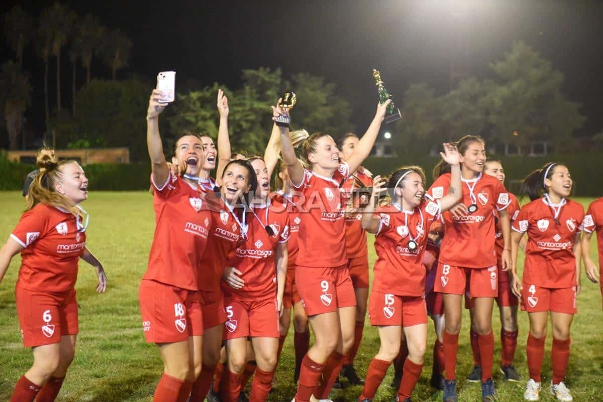 Independiente se consagró tricampeón de la Copa Gualeguaychú (Crédito: MR Fotografía).