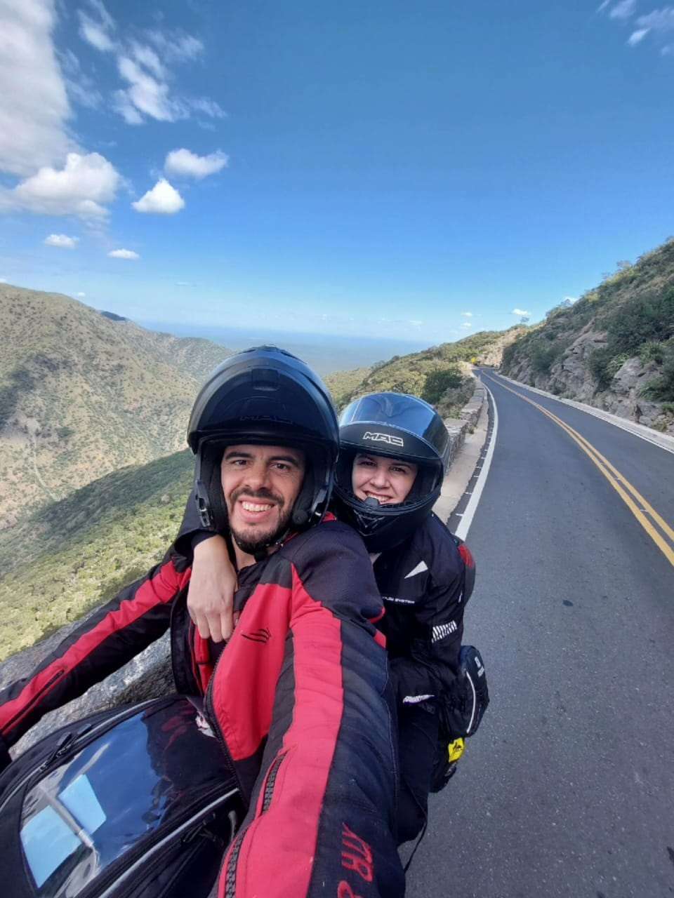 “Gurises Viajeros”, la pareja de Gualeguaychú que recorre las rutas argentinas en moto