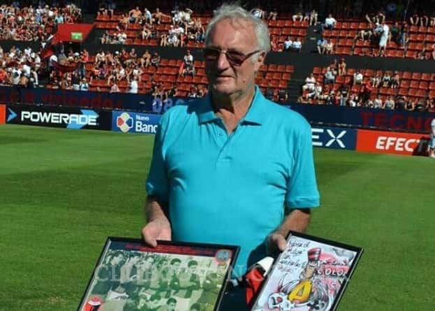 Alberto Ríos reconocido por Colón de Santa Fe, club con el que logró un ascenso en 1965.